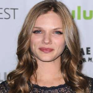 tracy spiridakos|tracy spiridakos real age.